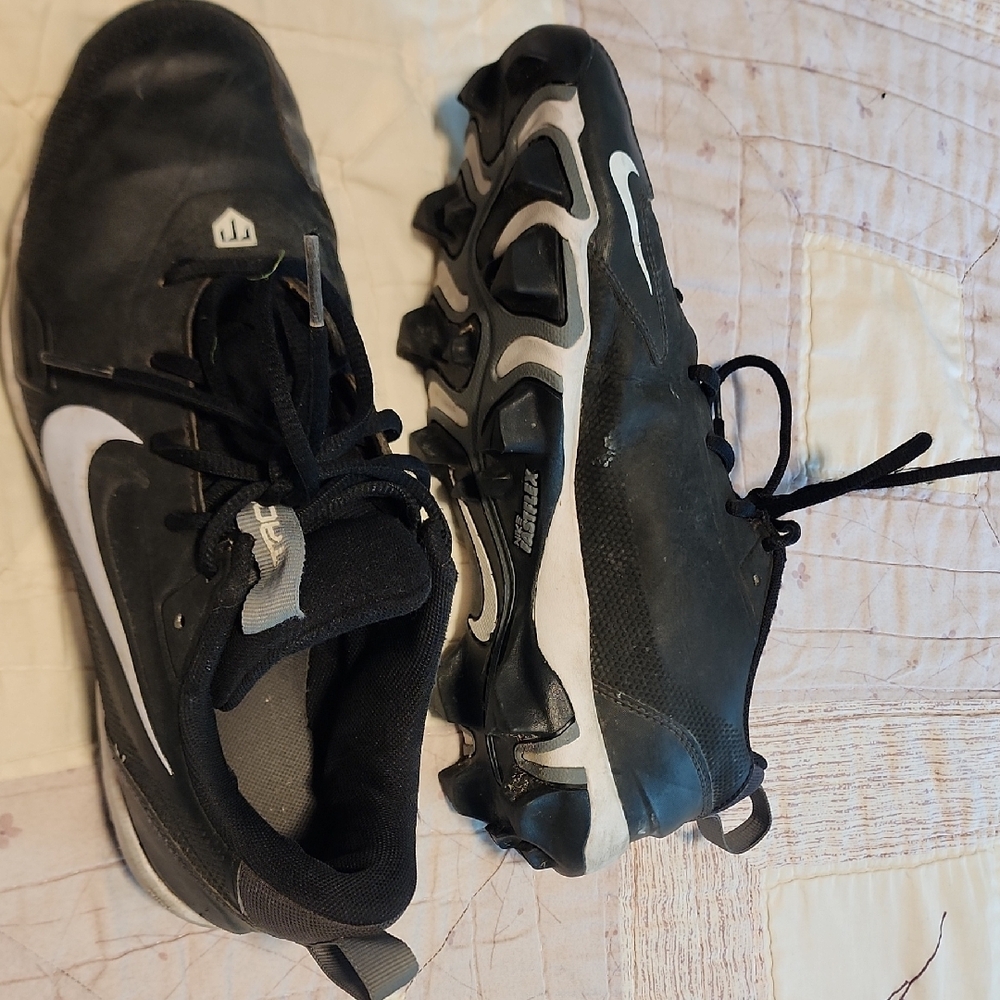 Nike Black and White Men's Cleats (Fastflex, Troutman) - Picture 2 of 7